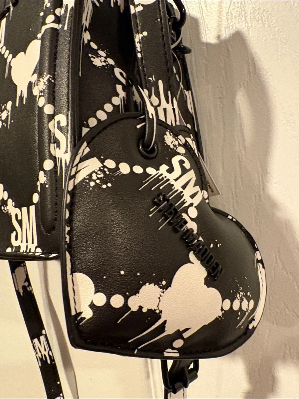 BNWT STEVE MADDEN Bevelyn Satchel Halloween Bleeding Hearts Black & White Bag